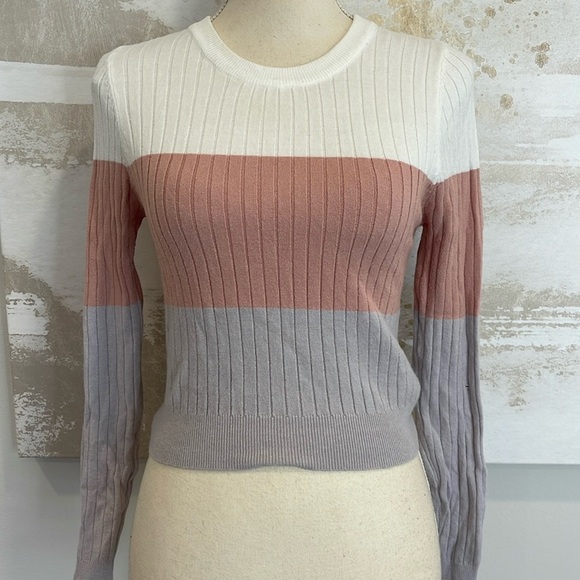 Colorblock Lightweight Sweater size small - Picture 1 of 3